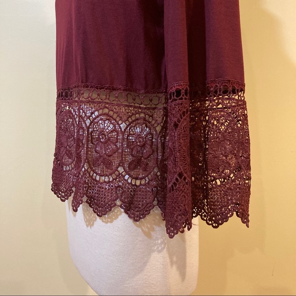 💥 SALE Lace Trim and Cuffs Cropped Scoop Neck Top Burgundy - Picture 4 of 5